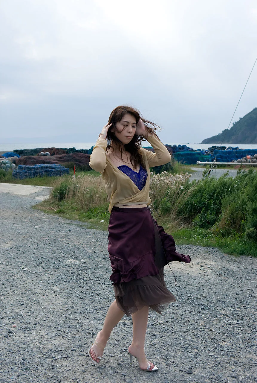 [Image.tv] Album ảnh "Linh hồn quý cô" của Hinata Yuki - 26