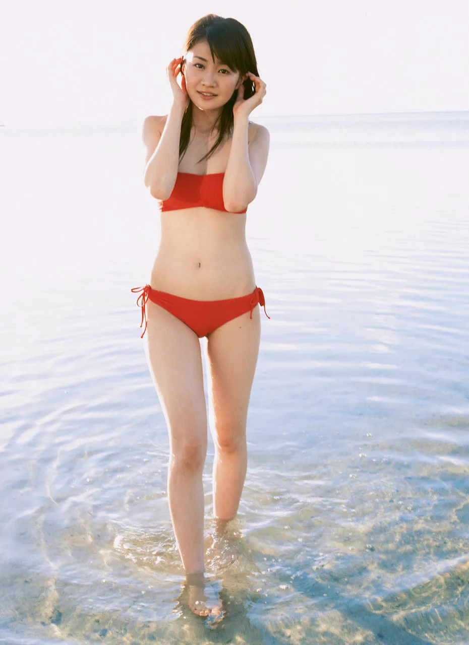 [Image.tv] Sách ảnh "Bầu trời, làn gió và em" của Ai Takabe - 32