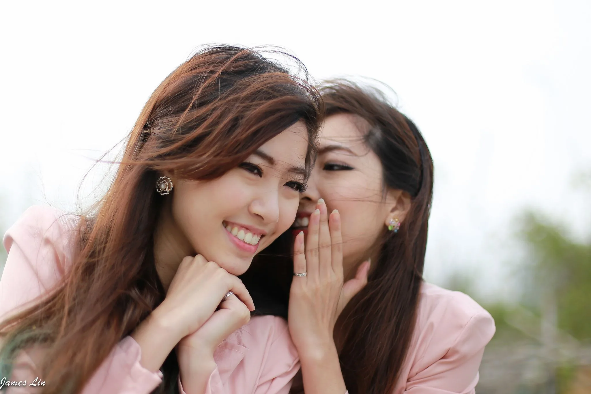 Hai chị em sinh đôi - Buổi chụp ảnh ngoài trời trong sáng và ngây thơ. - 62